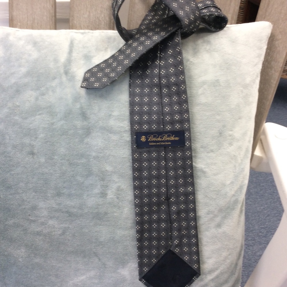 Tie - Picture 2 of 3